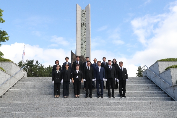 울산 제8대 남구의회 현충탑 참배 _1