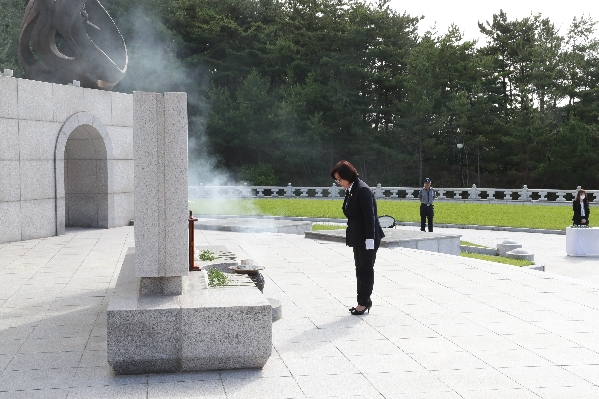 울산 제8대 남구의회 현충탑 참배 _3