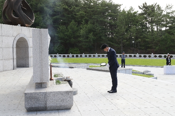 울산 제8대 남구의회 현충탑 참배 _3