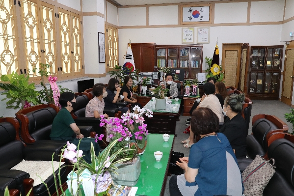 의회를사랑하는사람들 역대회장단 내방_2