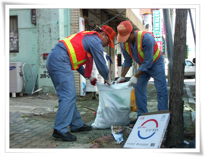 신정동 가로변청소 체험(박성진의원)_1