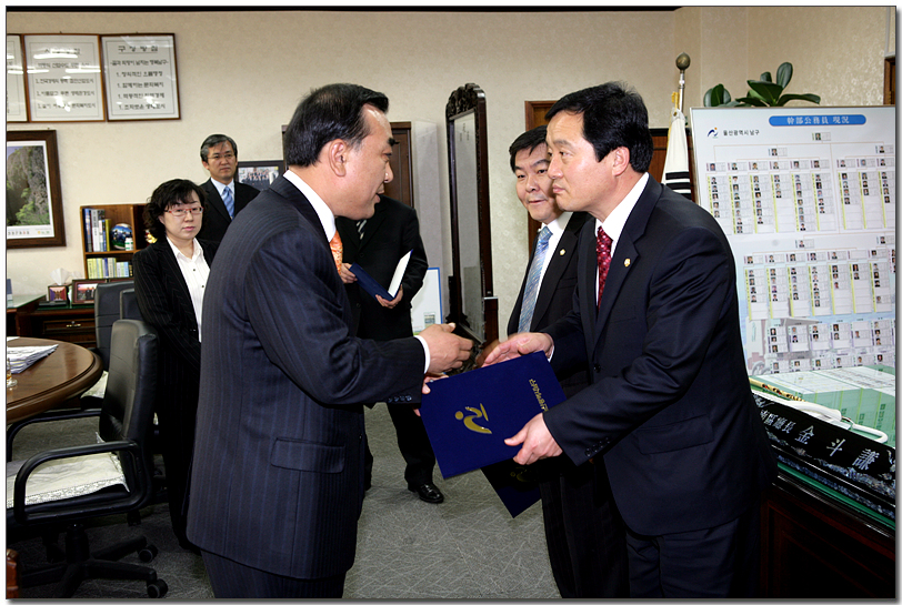 구보편집위원위촉장전달_2
