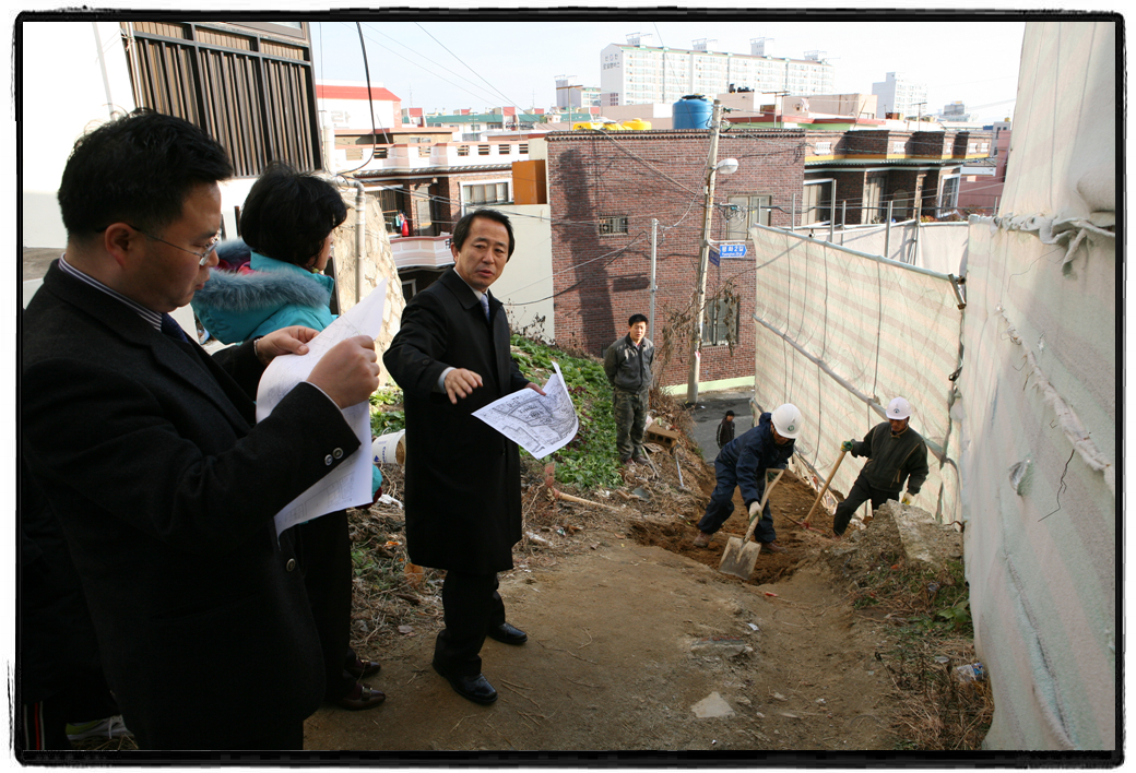 신정2동 한일아파트옆 도로관련민원 현장방문_0