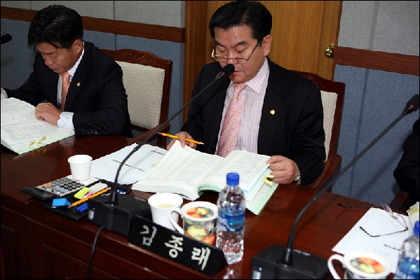 2010년 당초예산 심의(자치민원봉사과,지방세과)_3
