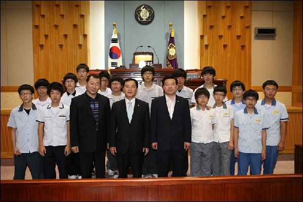20100719 울산시산하 중학교 간부학생 방문_2