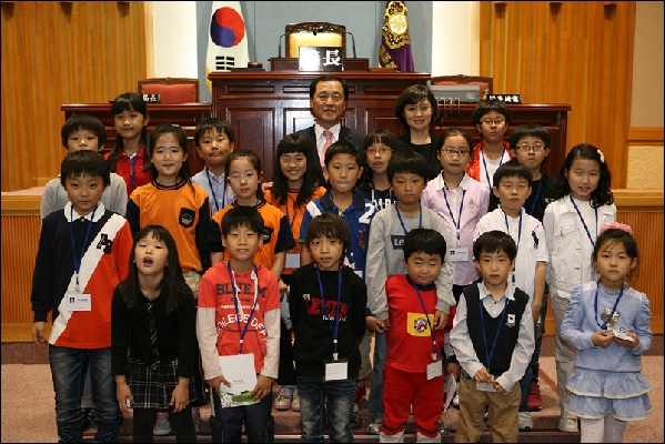 남부초등학교 학생 의회관람_3
