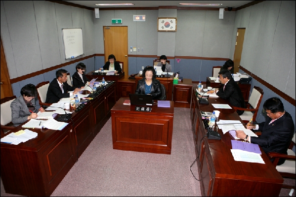 2010년도 행정사무감사 실시(행정자치위원회) _0