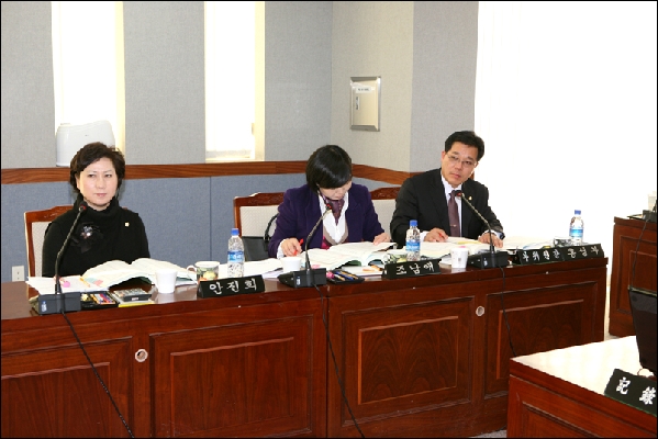 제144회 제2차 정례회 건설환경위원회 활동사항(2001년도 당초예산안 심사 등)_4