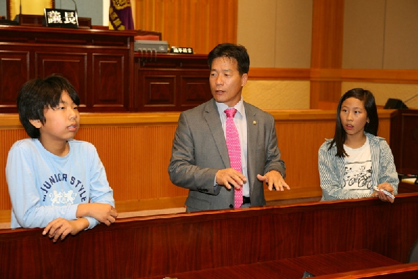 동백초등학교 학생 의회관람_3