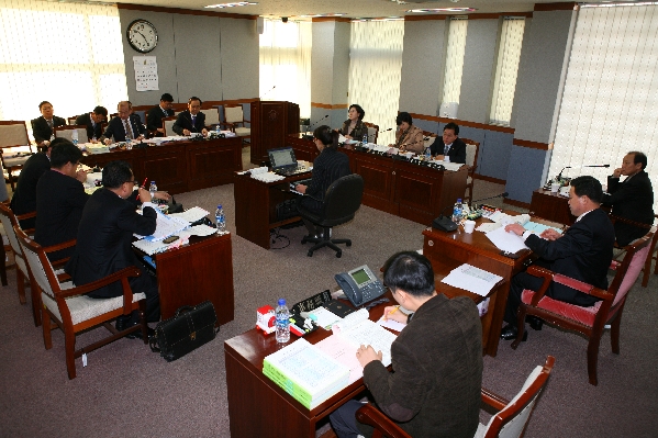 건설환경위원회 소관 2011년도 행정사무감사 실시 _0