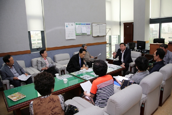 의회 운영위원장 '주택재개발정비사업' 관련 주민간담회 개최 _1