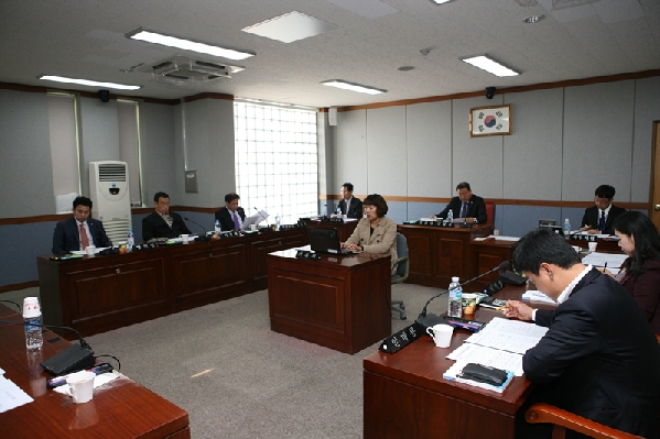 제180회 임시회 폐회중 제2차 의회운영위원회의_0