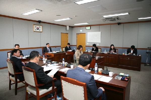 제180회 임시회 폐회중 제2차 의회운영위원회의_2