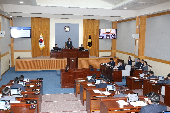 제214회 제2차 정례회 제1차 본회의_1