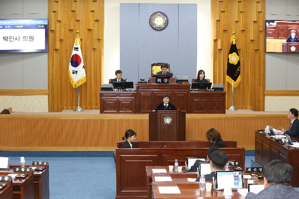 제214회 제2차 정례회 제2차 본회의_8