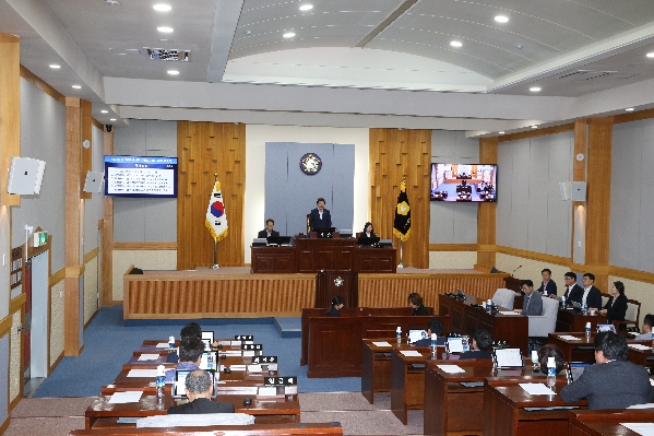 제221회 임시회 제2차 본회의_0