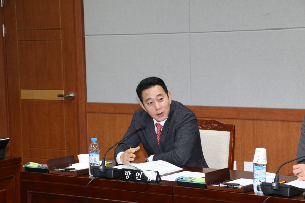 제215회 임시회 행정자치위원회_1
