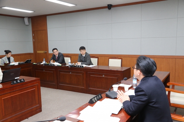 제215회 임시회 행정자치위원회_2