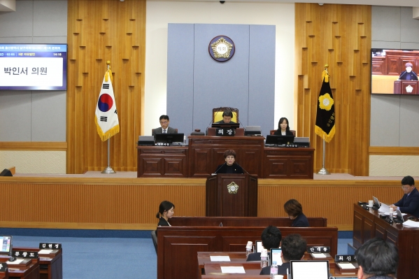 제215회 임시회 제1차 본회의_2