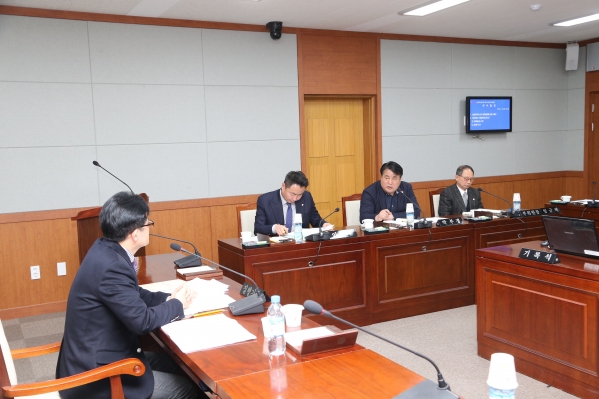 제215회 임시회 행정자치위원회_3