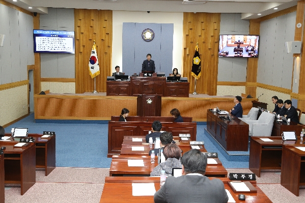 제215회 임시회 제2차 본회의_0