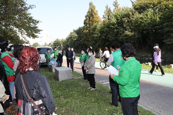 울산남구새마을회 다문화주부와 함께하는 생명의 샛강가꾸기_2