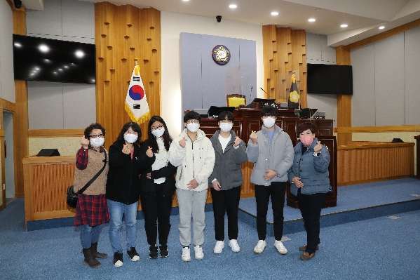 박인서 의원, 효정고 학생 남구의회 초청 행사_1