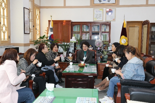 의회를 사랑하는 사람들 임원진 내방_1