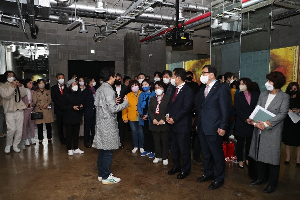 장생포문화창고 미디어아트 전시관 개장식_1