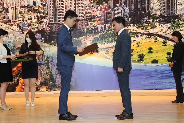 제8대 남구의회 의원 당선증 교부식_5