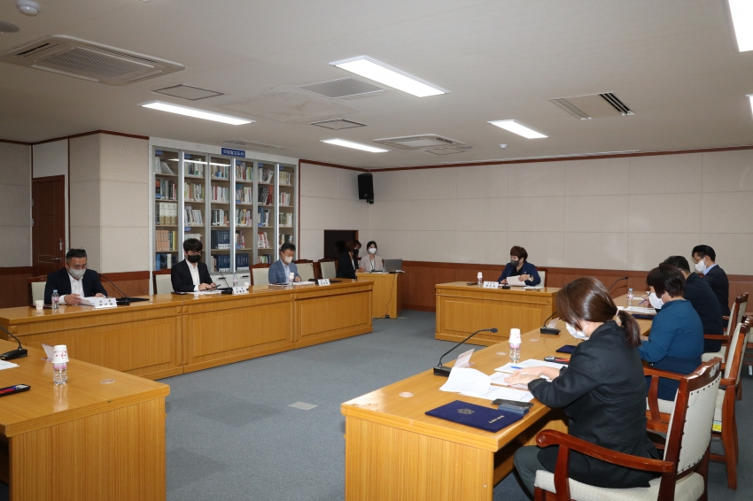 2022 의원 공무국외출장 심의위원회 회의_1