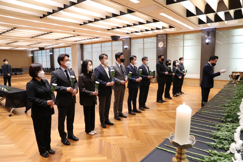 이태원 사고 사망자 합동분향소 조문_0