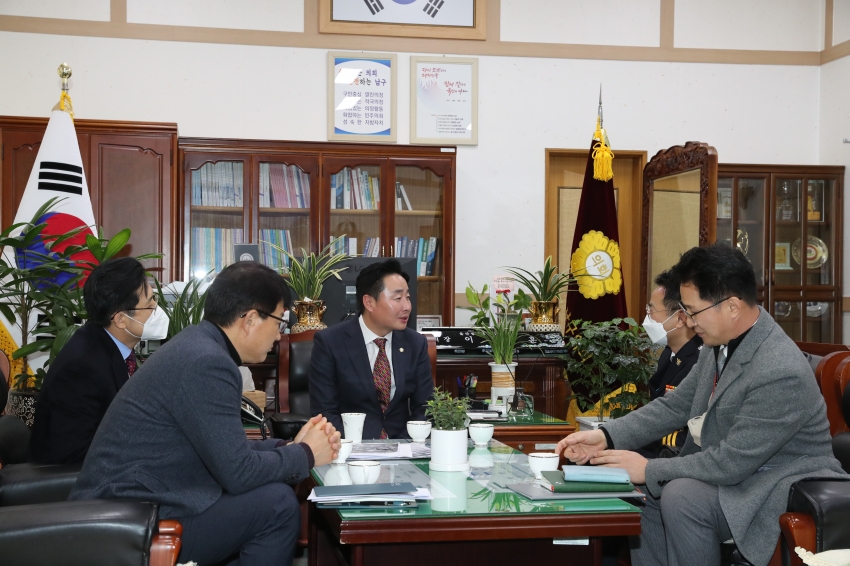 신임남부경찰서장 남구의회 내방_3