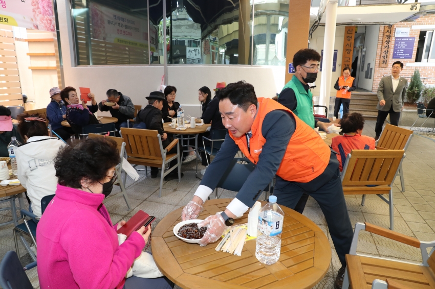 신정상가시장 짜장면 나눔데이 봉사활동_5