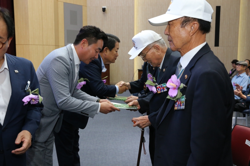 6.25. 정전 70주년 기념 참전용사 구술집 헌정행사_2