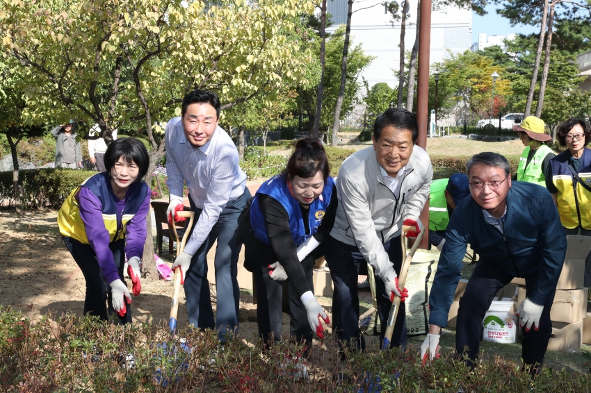 신정3동 바르게살기위원회 월례회 및 정원마을 가꾸기 행사_3
