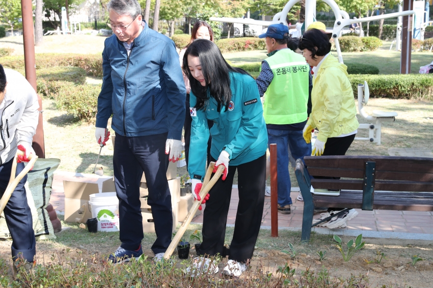 신정3동 바르게살기위원회 월례회 및 정원마을 가꾸기 행사_5