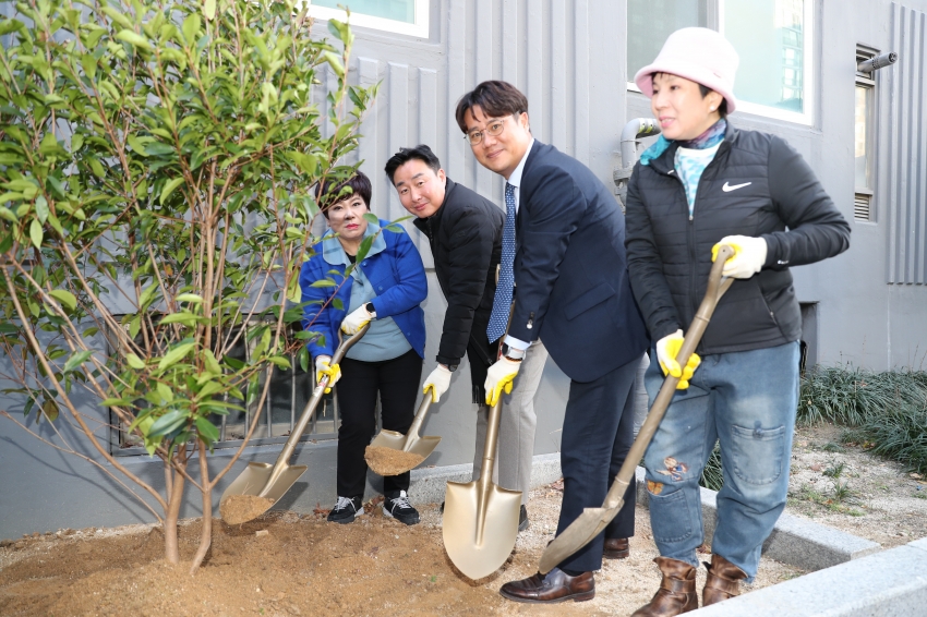 한집 한그루 나무 심기 캠페인(평창3차 아파트)_3