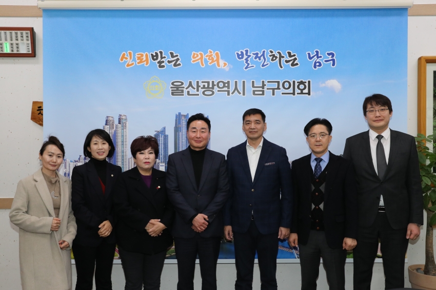 몽골항올구청장, 항올구청장 자문관(항올구의원) 내방_1