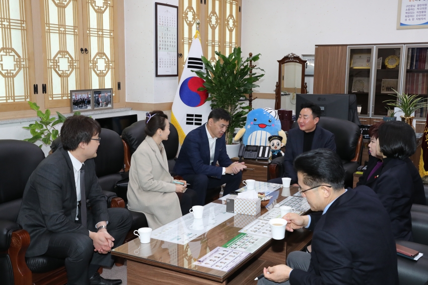 몽골항올구청장, 항올구청장 자문관(항올구의원) 내방_3