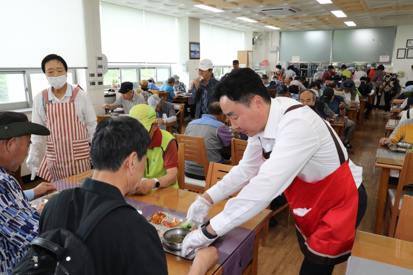 남구 동지역사회보장협의체 문수실버복지관 급식봉사_6