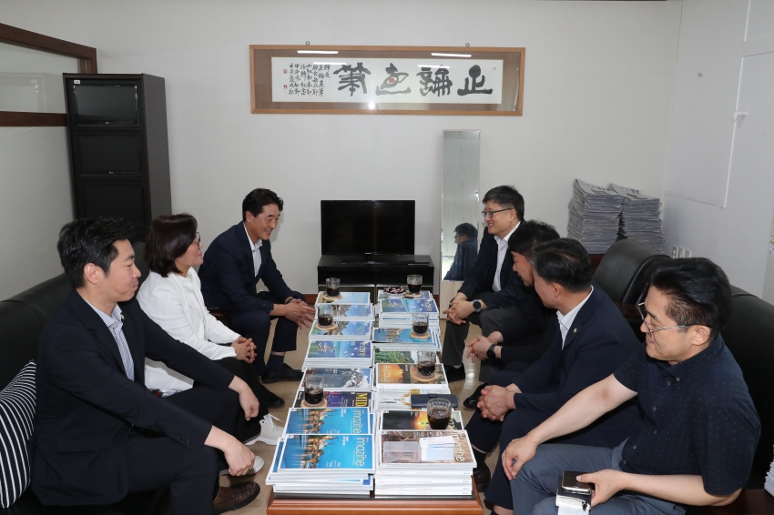 제8대 후반기 개원 의장단 유관기관 방문(울산신문, 연합뉴스, 남구 노인지회)_4