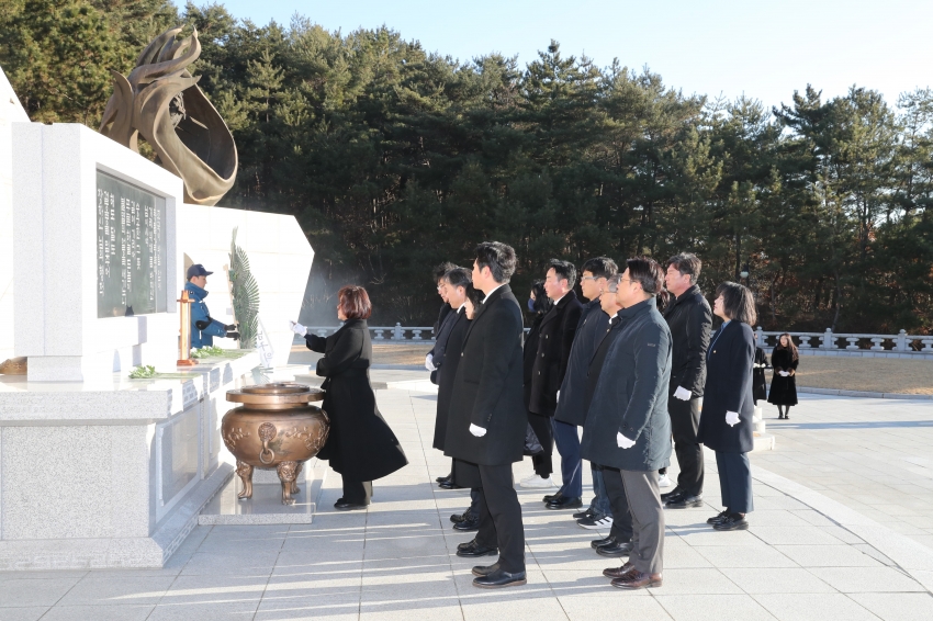 제8대 후반기 남구의회 현충탑 참배_4