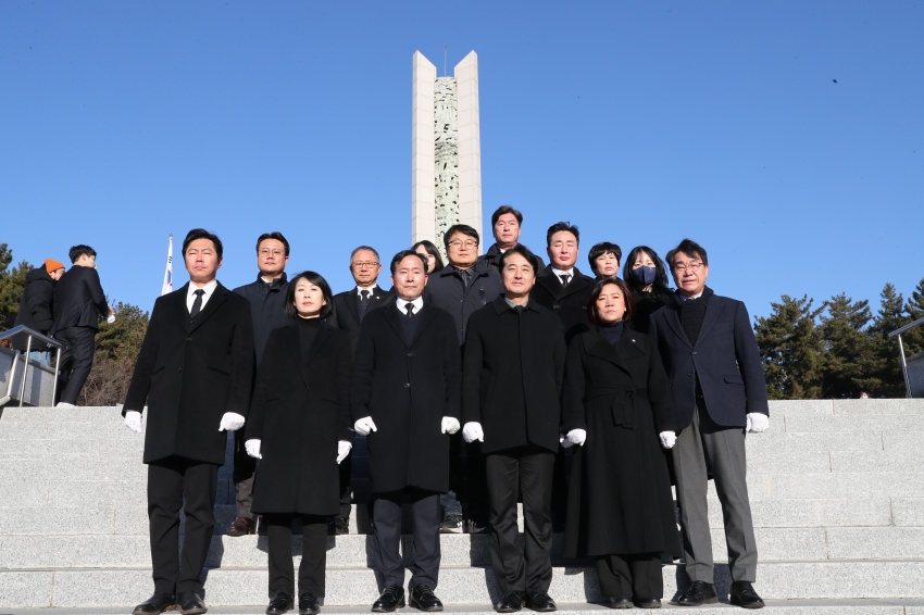 제8대 후반기 남구의회 현충탑 참배_9