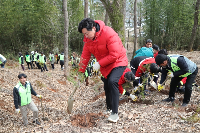 제80회 식목일 나무심기 행사_7