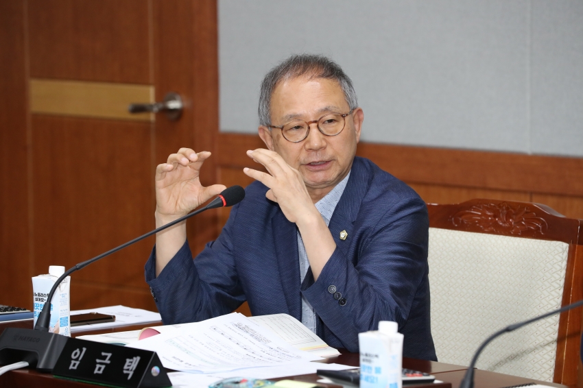 제272회 임시회 제2차 행정자치위원회_4