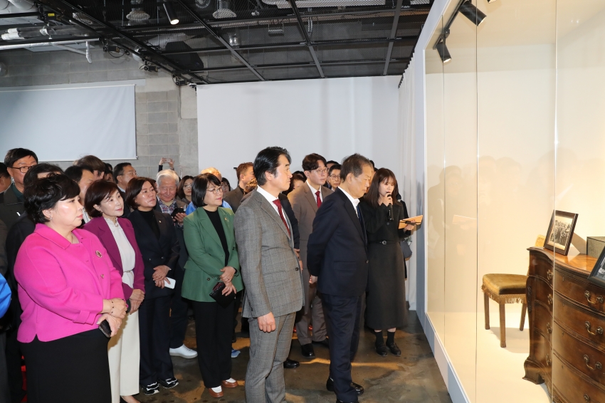 장생포 문화창고 개관 5주년 기념 특별전 [퀸즈컬렉션]_3